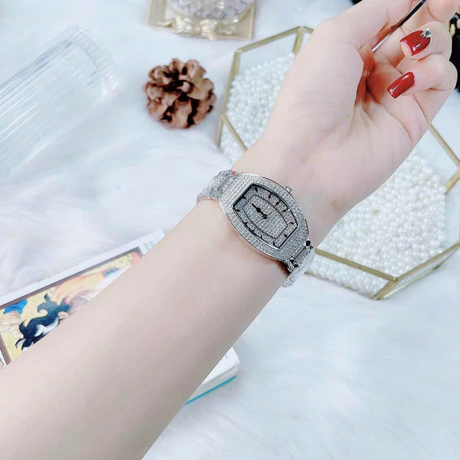 DAVENA Women's Watch with High-Quality Rhinestone Embellishments