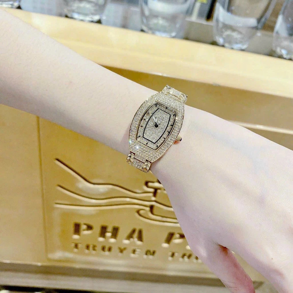 DAVENA Women's Watch with High-Quality Rhinestone Embellishments