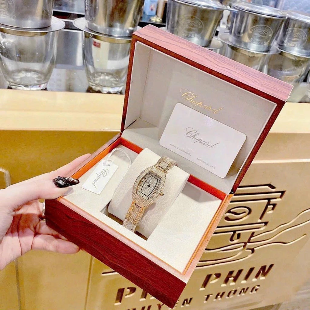 DAVENA Women's Watch with High-Quality Rhinestone Embellishments